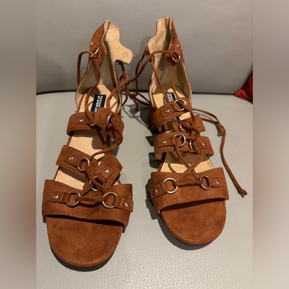 Lord & Taylor Design Lab Lace Up Sandals - Size 7.5 - Picture 4 of 7